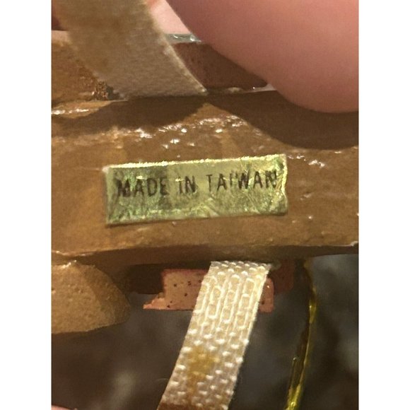 2 Vintage horse ornaments Wooden Taiwan w/Saddle 3.25” & Porcelain Russ 4” - Picture 8 of 9